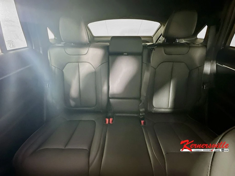 2025 Jeep Wagoneer S - Image 10 of 12