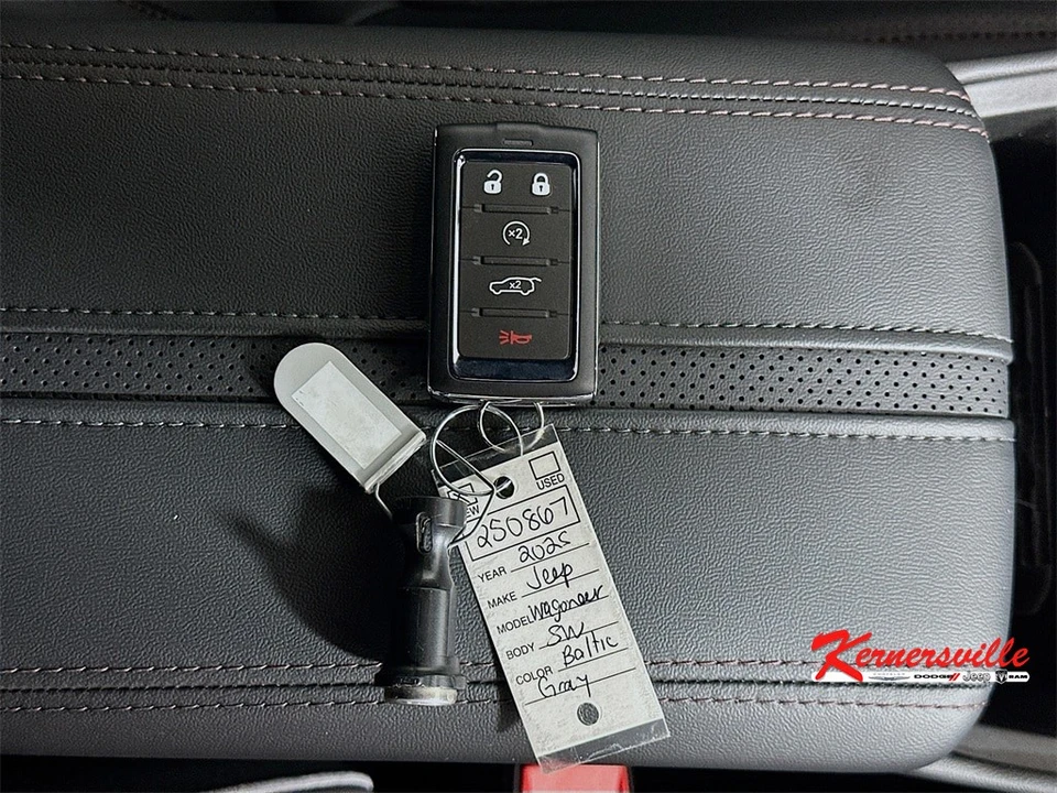 2025 Jeep WS Wagoneer - Image 20 of 21