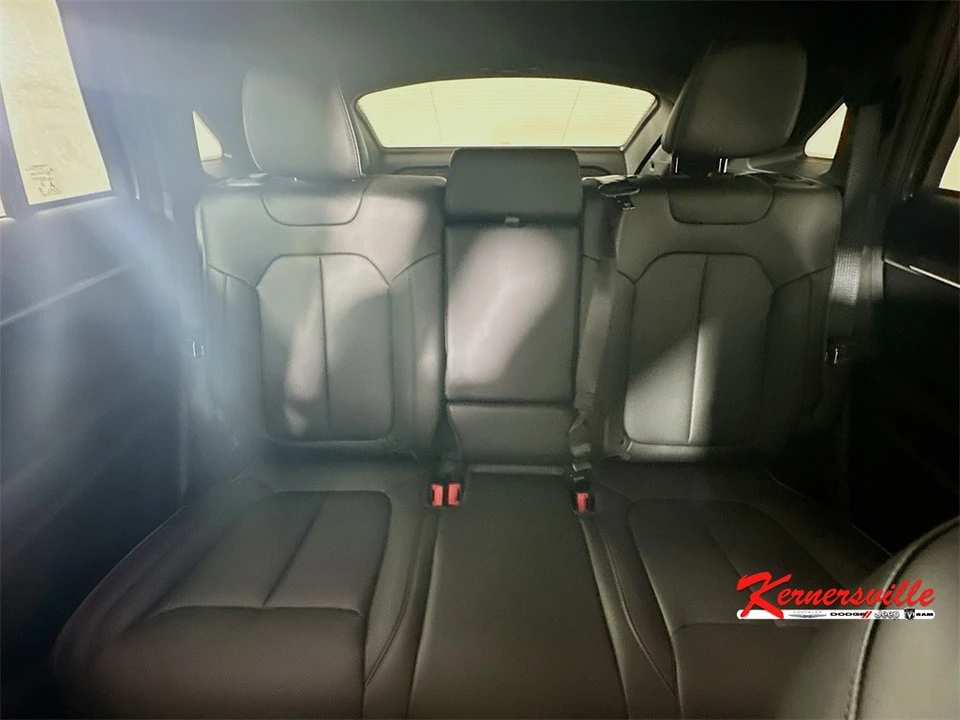 2025 Jeep WS Wagoneer - Image 10 of 12