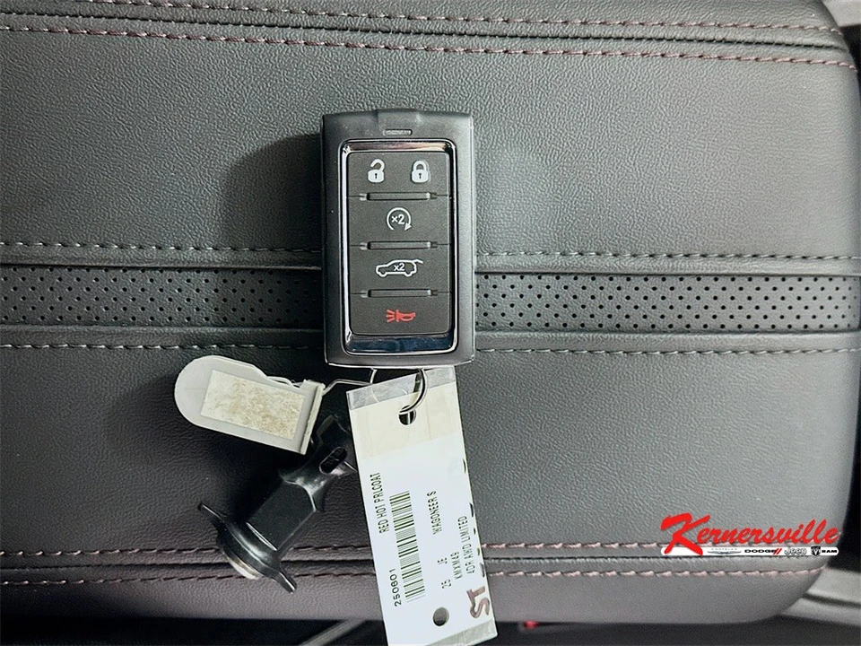 2025 Jeep WS Wagoneer - Image 20 of 21