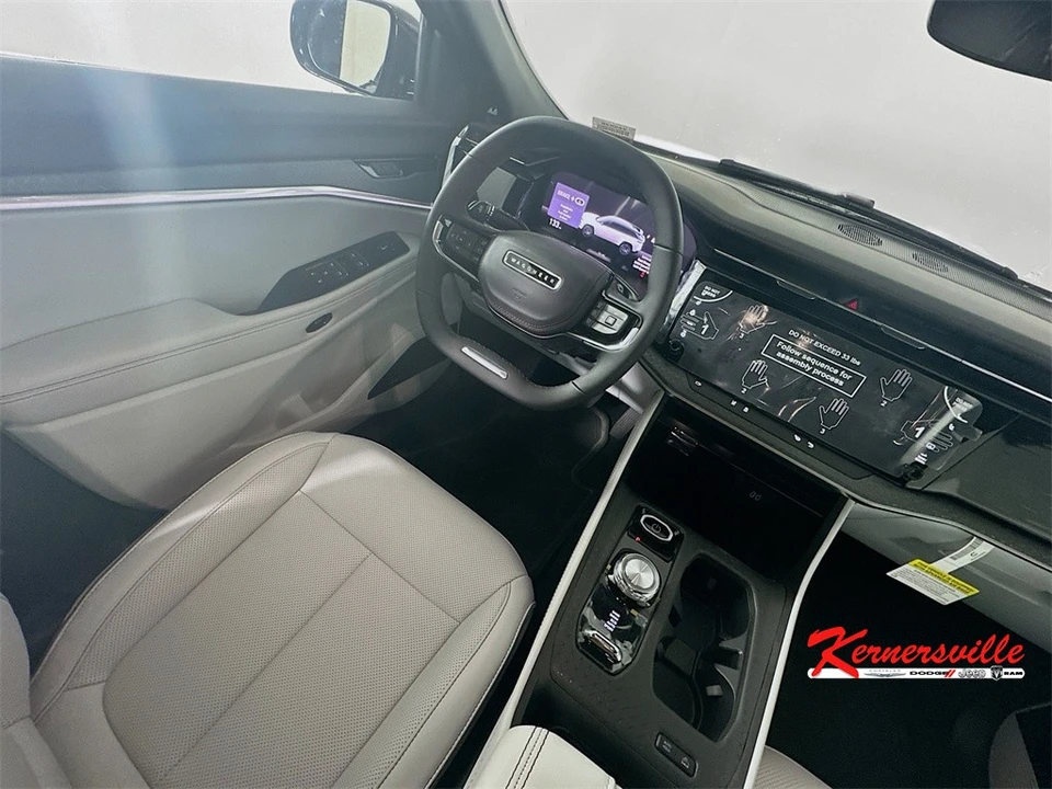 2025 Jeep WS Wagoneer - Image 9 of 21