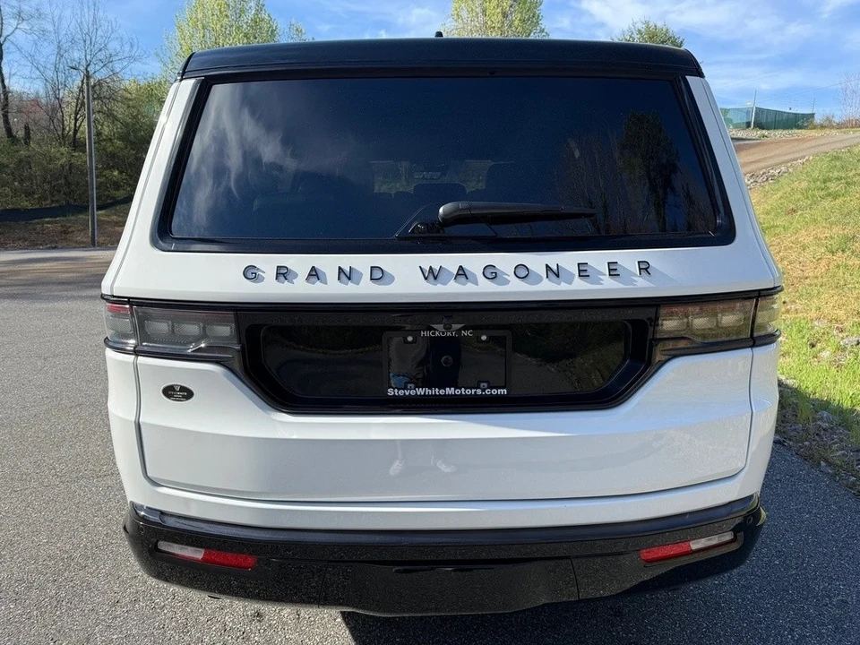 2025 Jeep WS Wagoneer - Image 9 of 21