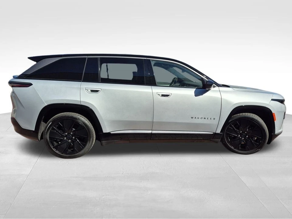 2025 Jeep Wagoneer S - Image 10 of 12