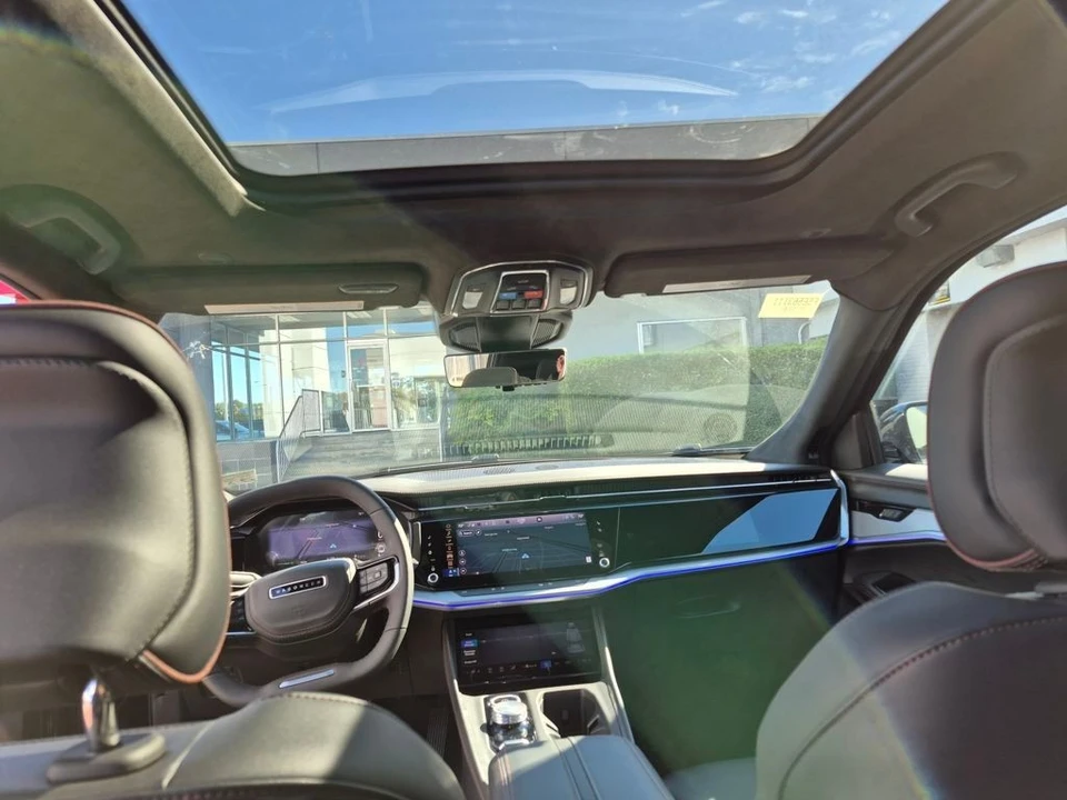 2025 Jeep Wagoneer S - Image 9 of 12