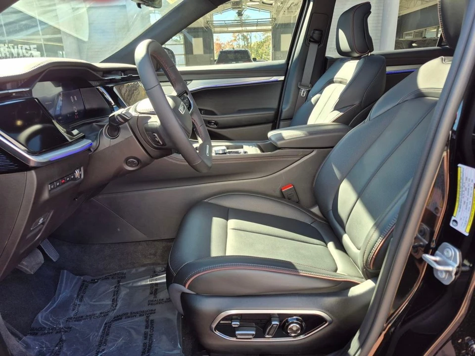 2025 Jeep Wagoneer S - Image 2 of 12