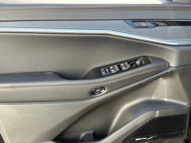 2025 Jeep Wagoneer S - Image 11 of 12