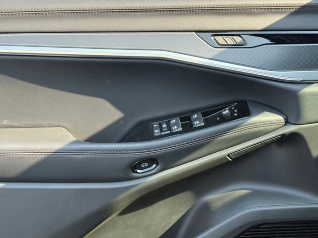 2025 Jeep Wagoneer S - Image 11 of 12