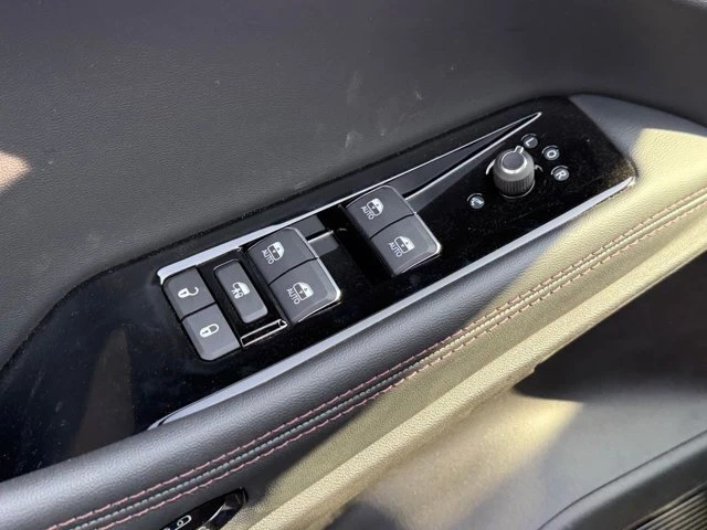2025 Jeep Wagoneer S - Image 12 of 12
