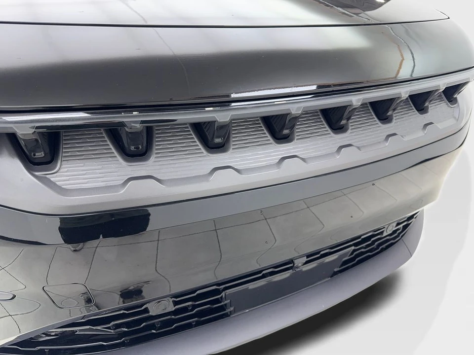 2025 Jeep Wagoneer S - Image 27 of 31