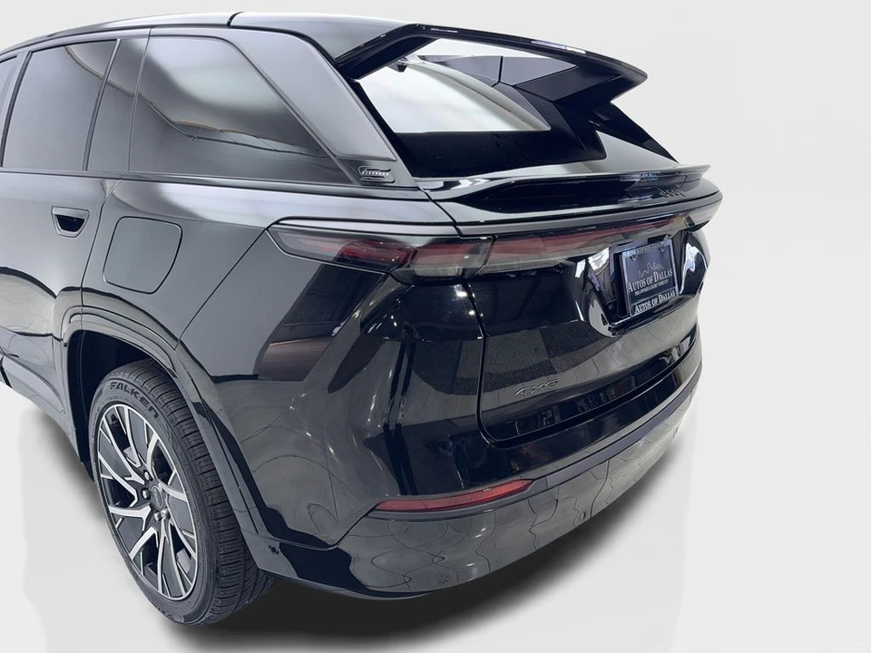 2025 Jeep Wagoneer S - Image 19 of 31