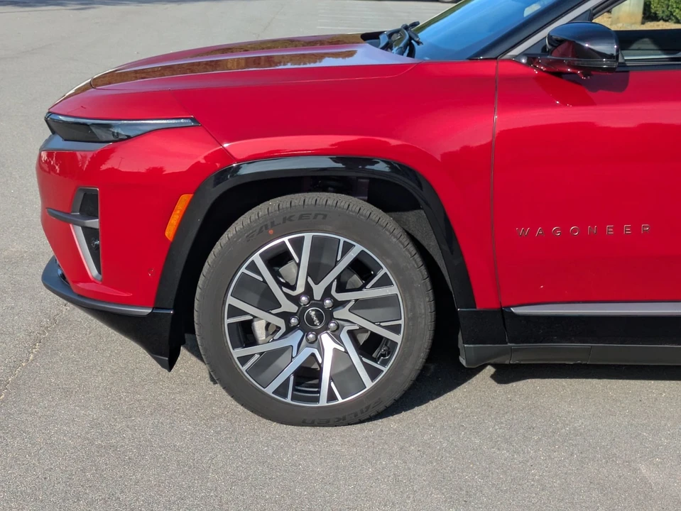 2025 Jeep Wagoneer S - Image 11 of 12