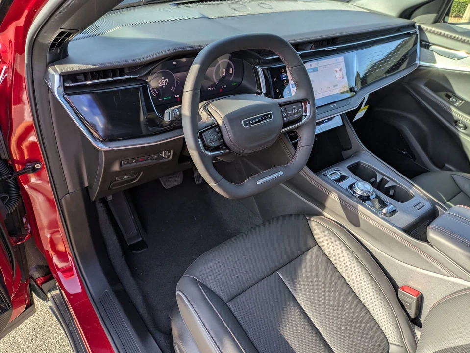 2025 Jeep Wagoneer S - Image 14 of 21