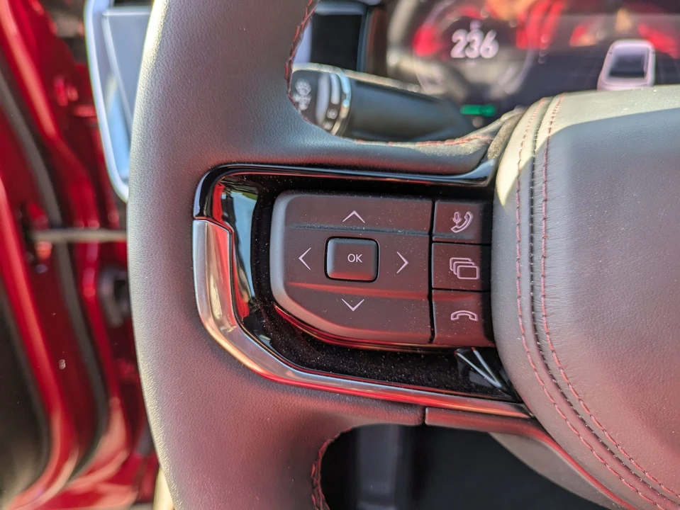 2025 Jeep Wagoneer S - Image 18 of 21