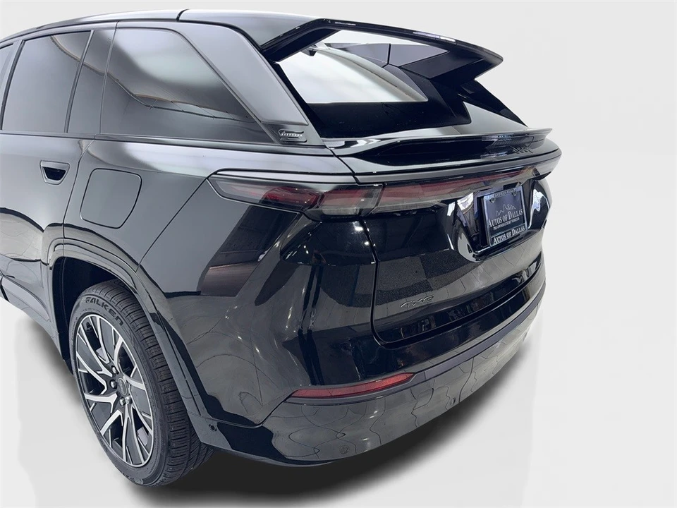 2025 Jeep Wagoneer S - Image 19 of 21