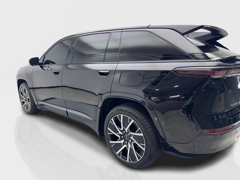 2025 Jeep Wagoneer S - Image 14 of 21