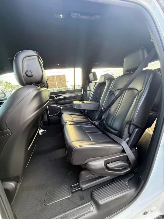2025 Jeep WS Wagoneer - Image 13 of 19