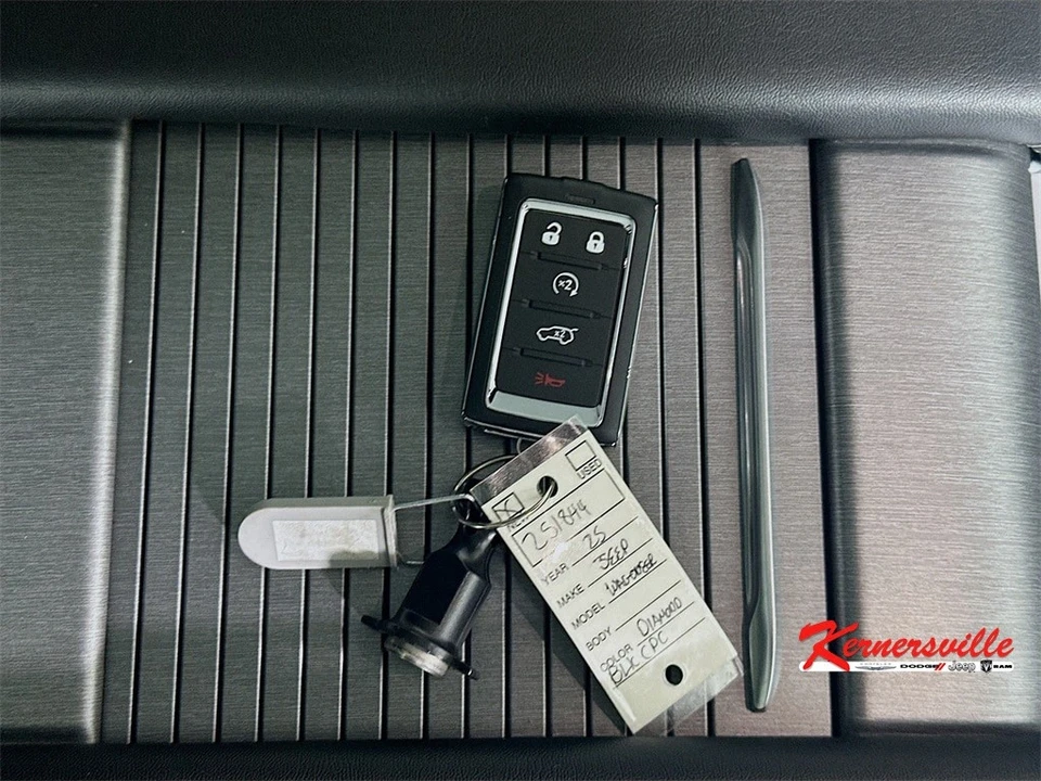 2025 Jeep WS Wagoneer - Image 19 of 21