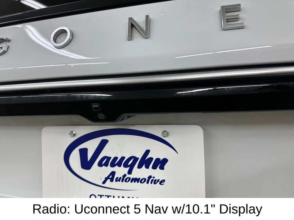 2025 Jeep WS Wagoneer - Image 17 of 31