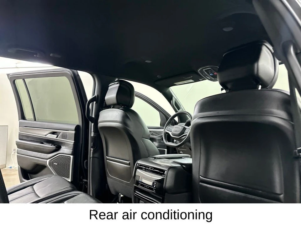 2025 Jeep WS Wagoneer - Image 25 of 31