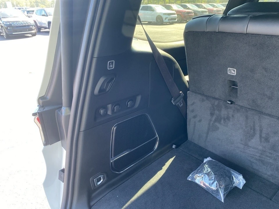 2025 Jeep WS Wagoneer - Image 12 of 12