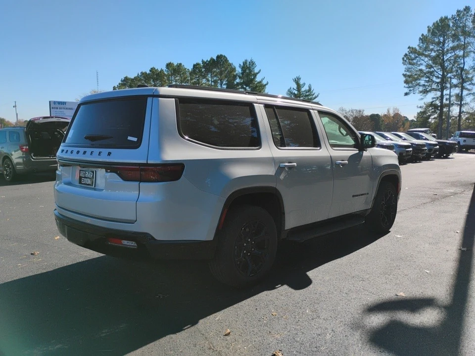 2025 Jeep WS Wagoneer - Image 5 of 12
