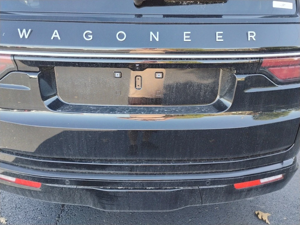 2025 Jeep WS Wagoneer - Image 11 of 12