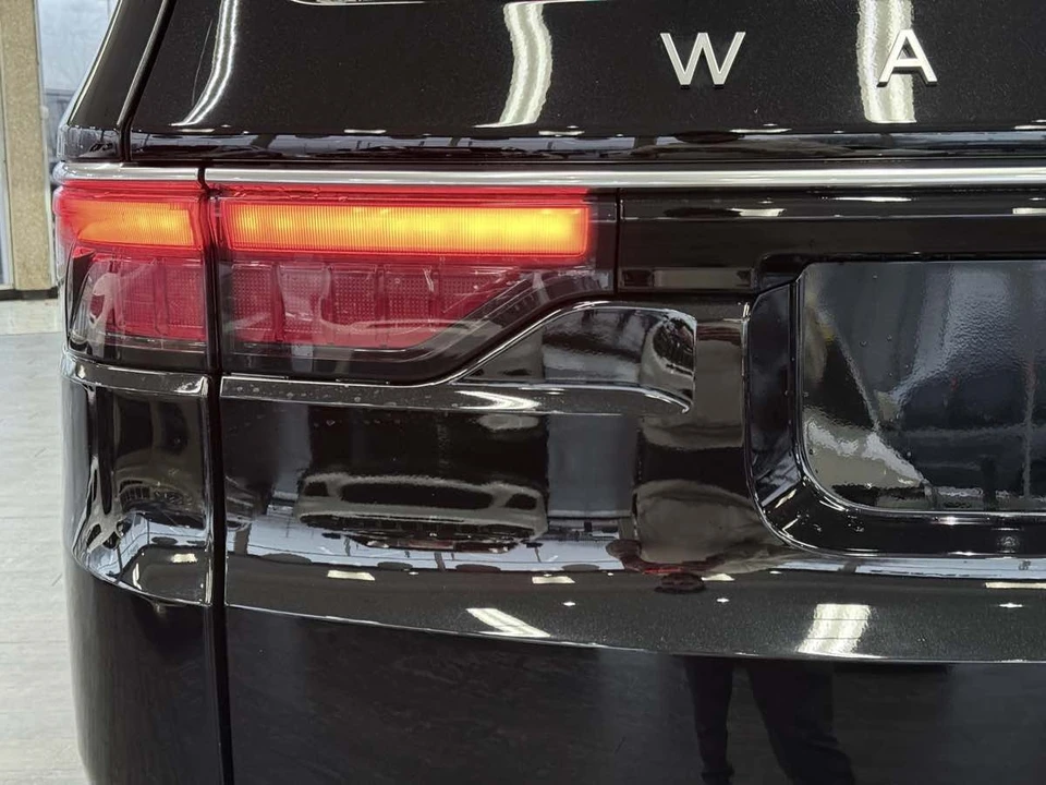 2025 Jeep WS Wagoneer - Image 13 of 31