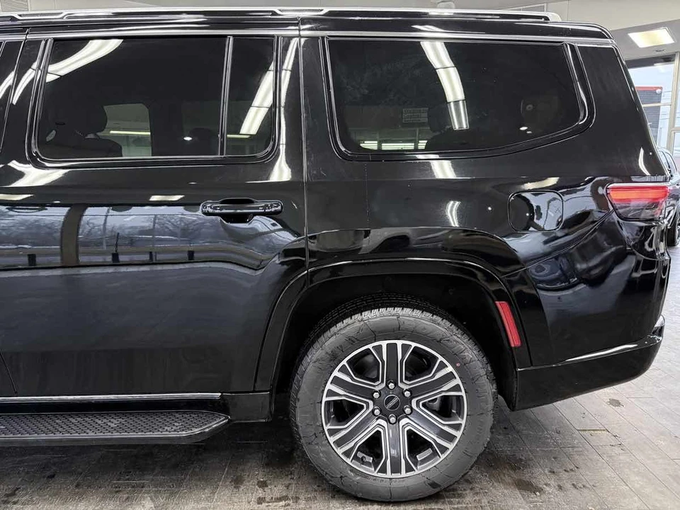 2025 Jeep WS Wagoneer - Image 16 of 31