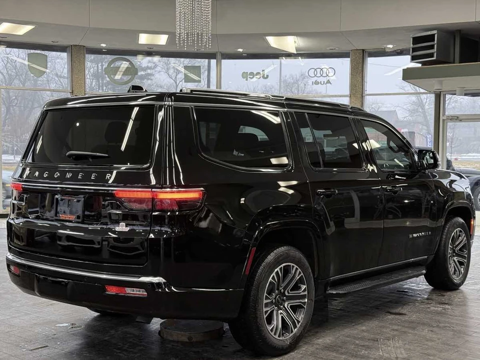 2025 Jeep WS Wagoneer - Image 6 of 31