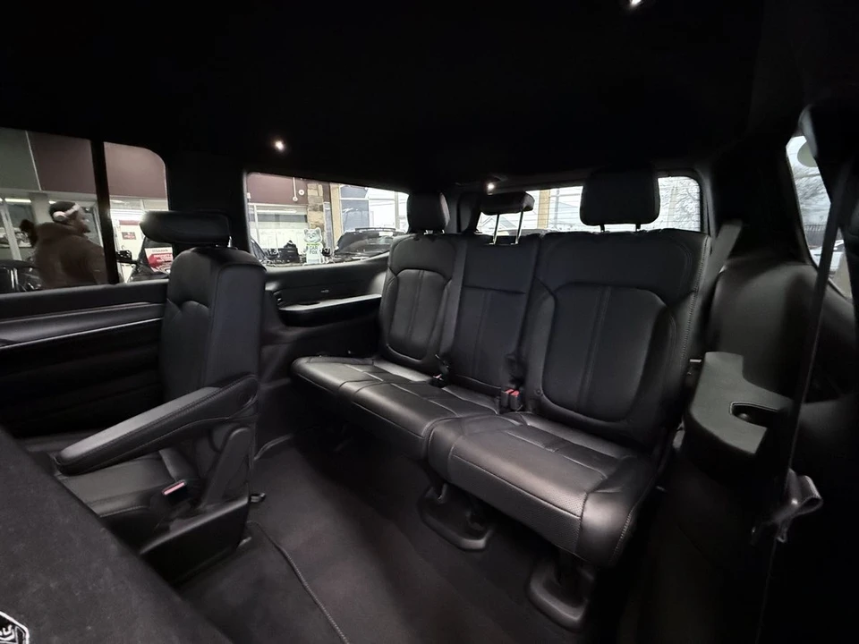 2025 Jeep - Image 27 of 31