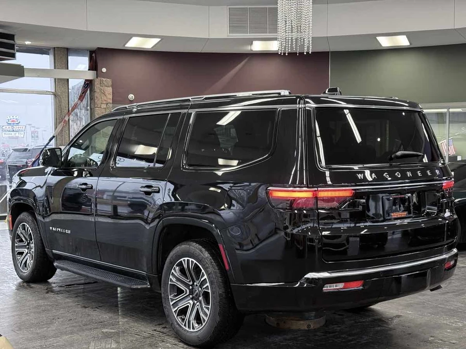 2025 Jeep WS Wagoneer - Image 11 of 12
