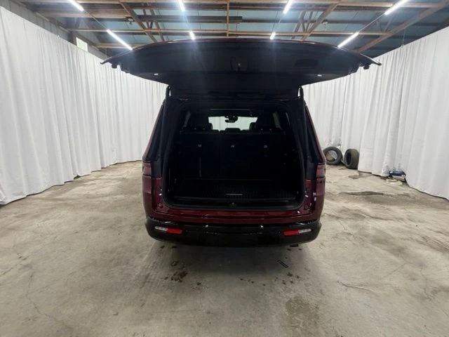 2025 Jeep WS Wagoneer - Image 23 of 30