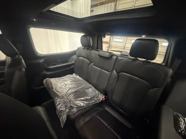 2025 Jeep WS Wagoneer - Image 21 of 30