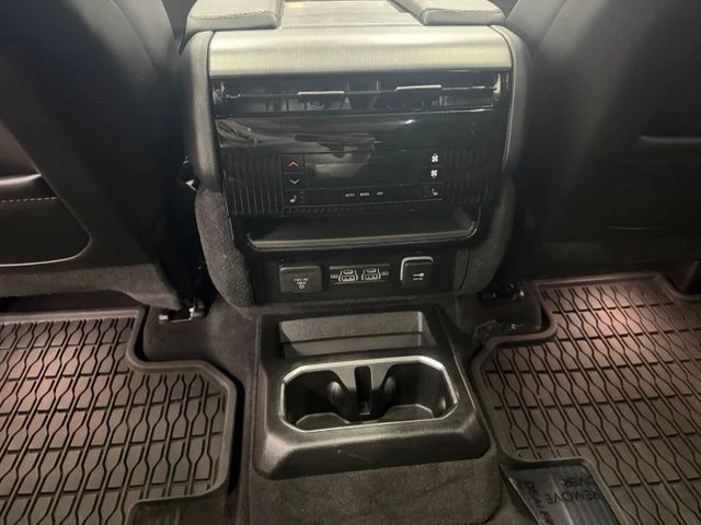 2025 Jeep WS Wagoneer - Image 22 of 30