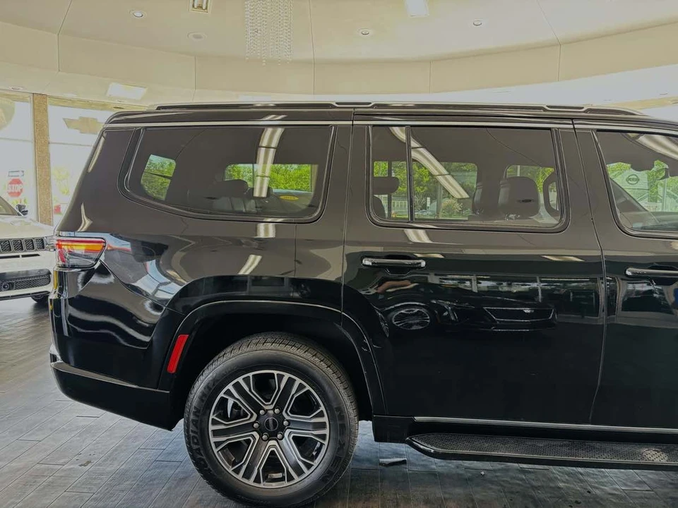 2025 Jeep WS Wagoneer - Image 6 of 31