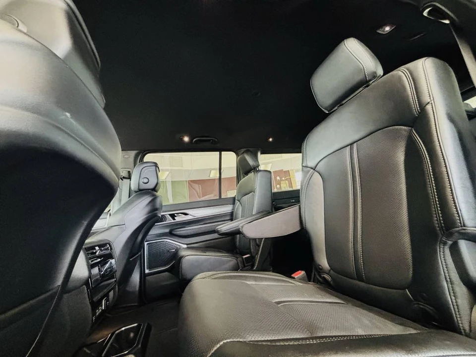 2025 Jeep WS Wagoneer - Image 29 of 31