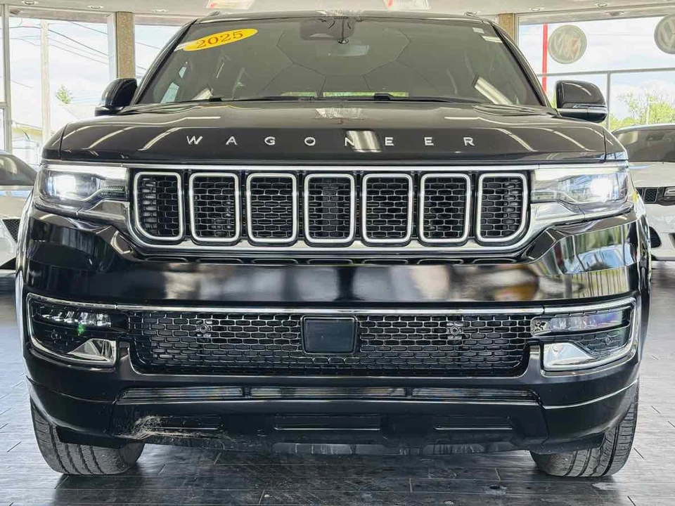 2025 Jeep WS Wagoneer - Image 20 of 31