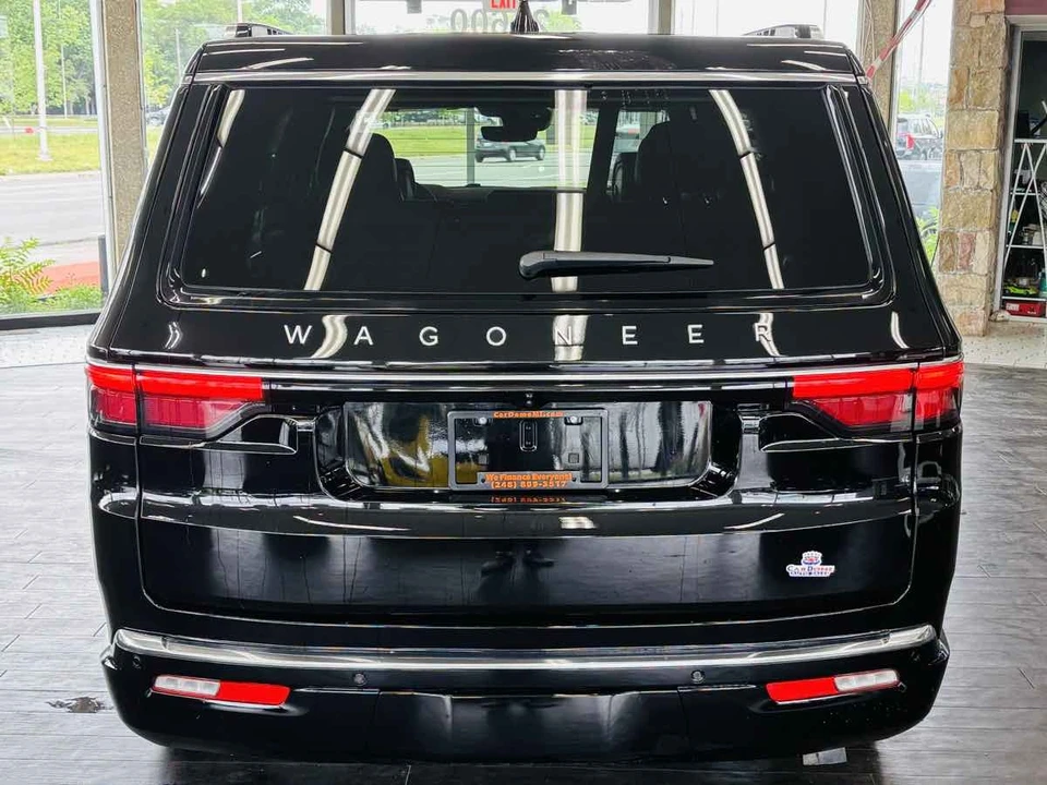 2025 Jeep WS Wagoneer - Image 8 of 31