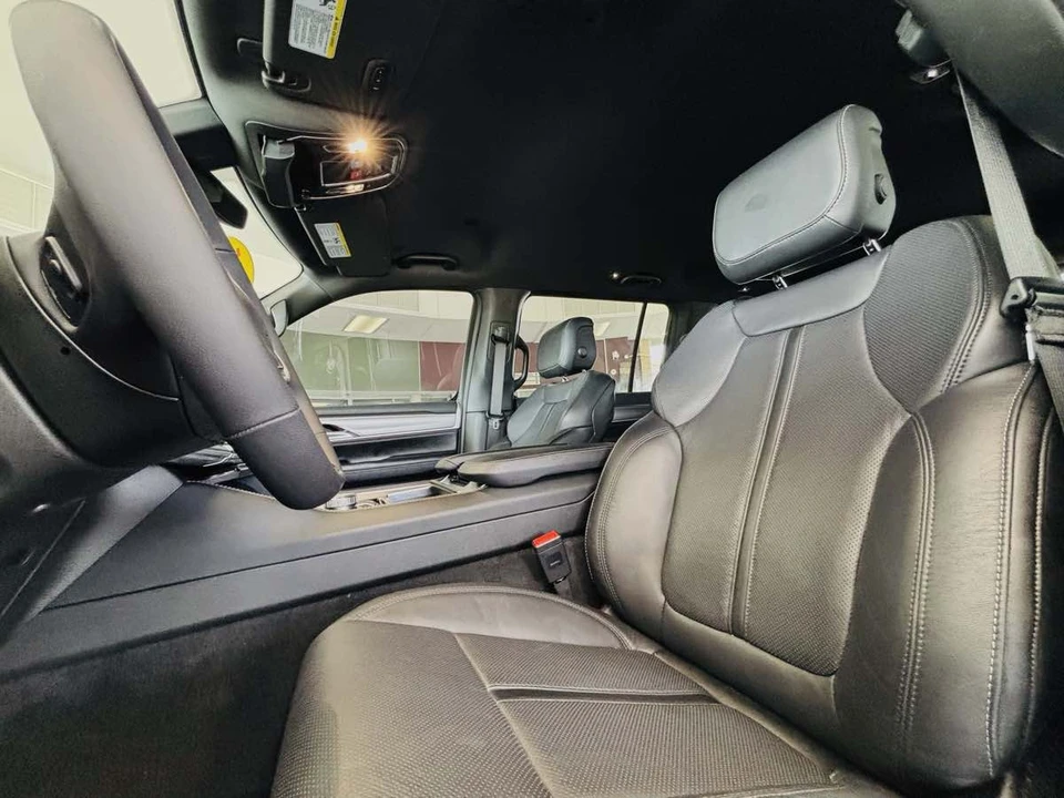2025 Jeep WS Wagoneer - Image 27 of 31