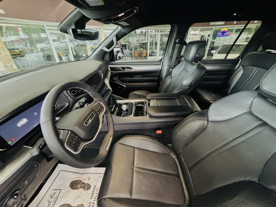 2025 Jeep - Image 27 of 31