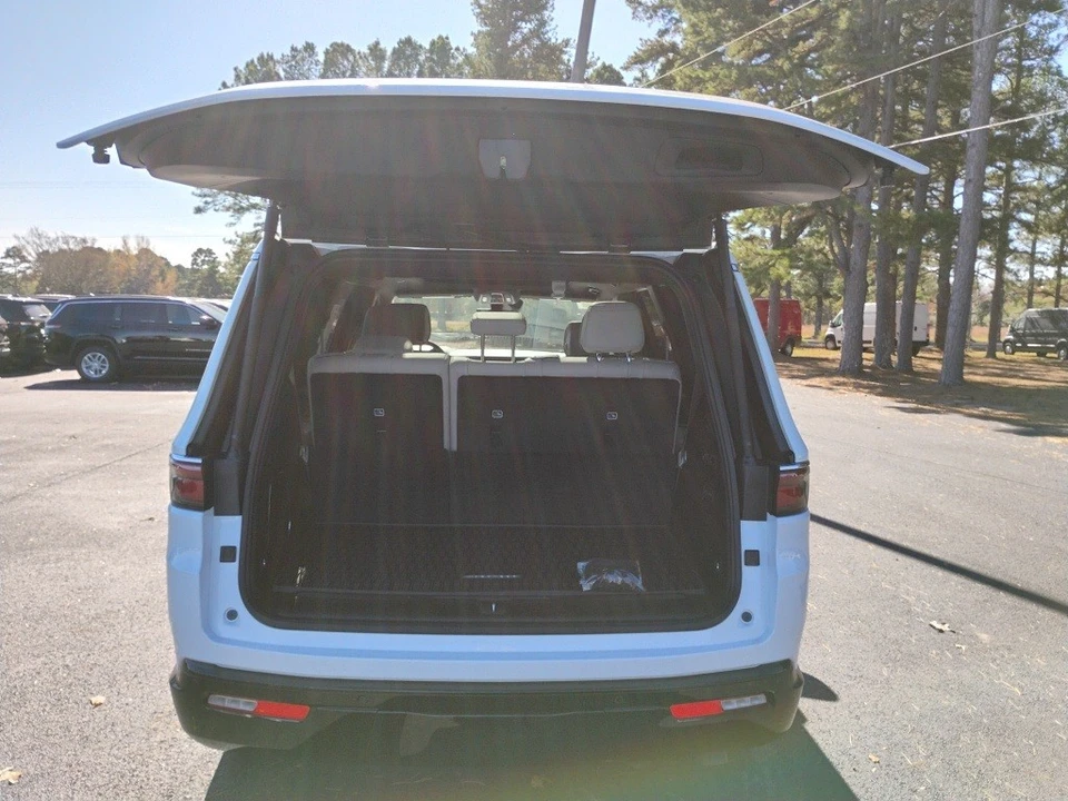 2025 Jeep WS Wagoneer - Image 12 of 12