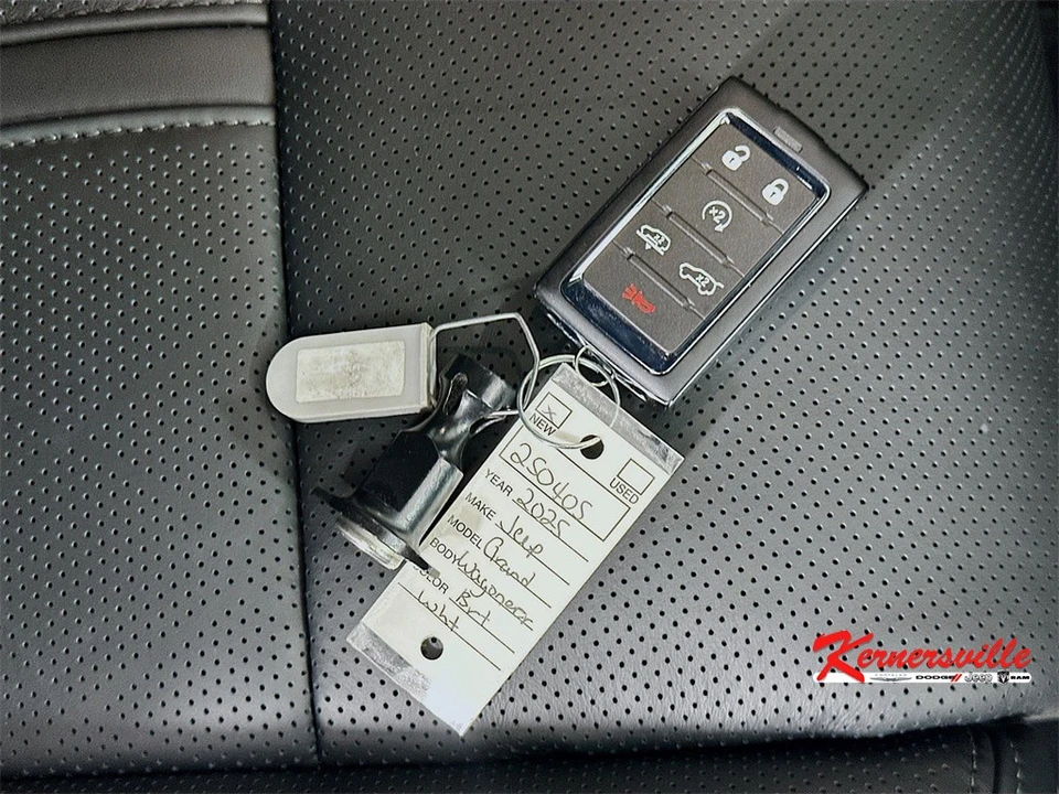 2025 Jeep WS Wagoneer - Image 20 of 21
