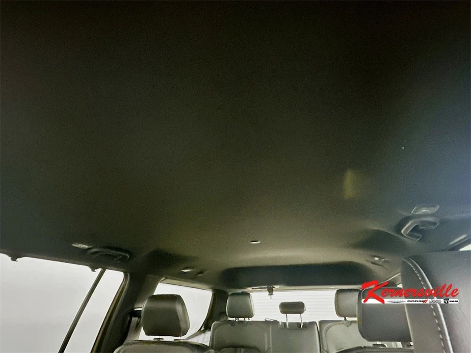 2025 Jeep WS Wagoneer - Image 15 of 21