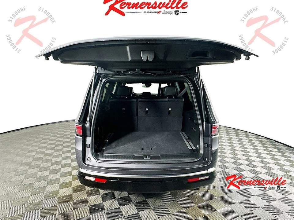2025 Jeep WS Wagoneer - Image 16 of 21