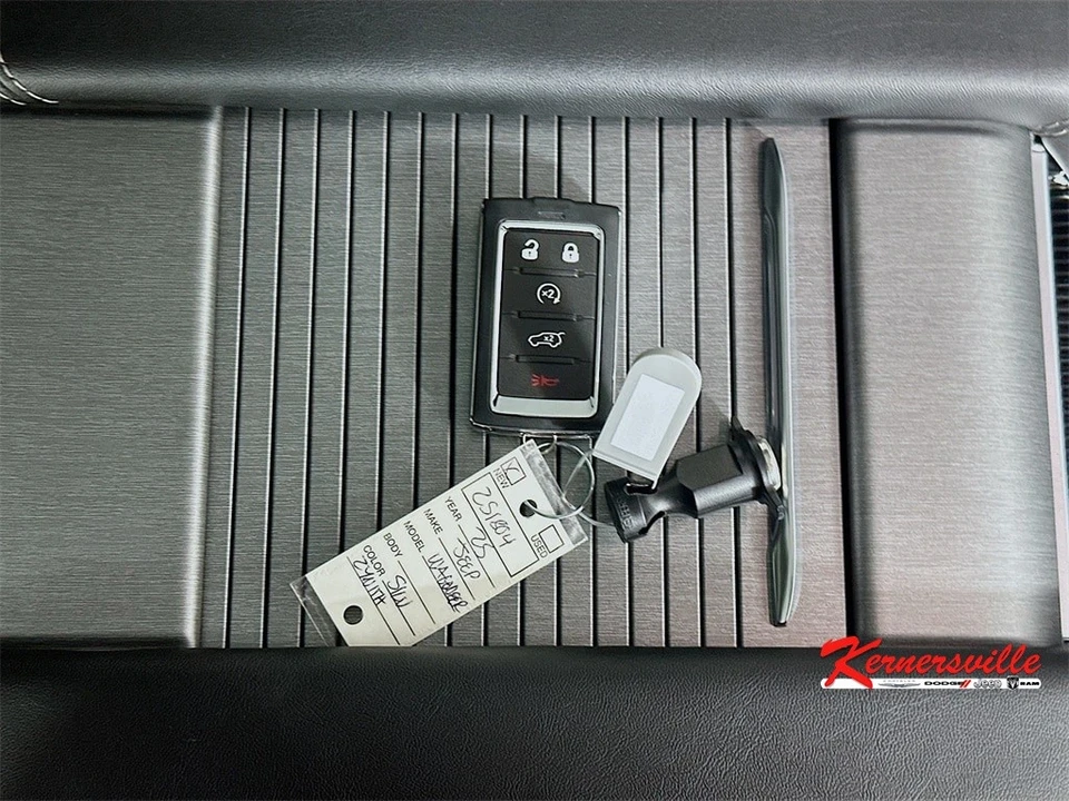 2025 Jeep WS Wagoneer - Image 20 of 21