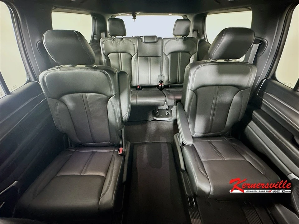 2025 Jeep WS Wagoneer - Image 10 of 12