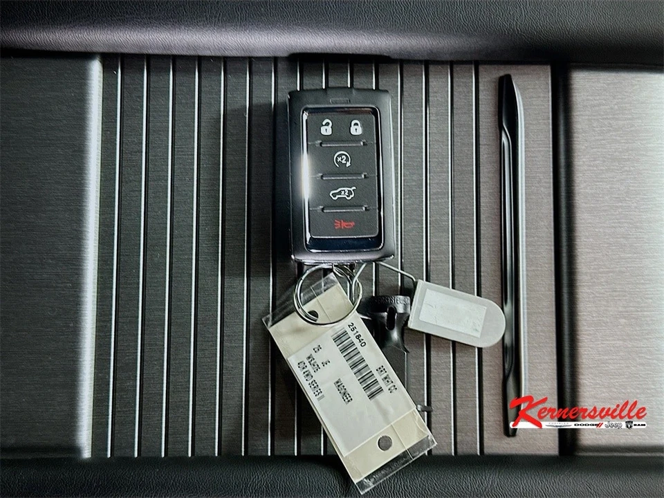 2025 Jeep WS Wagoneer - Image 20 of 21