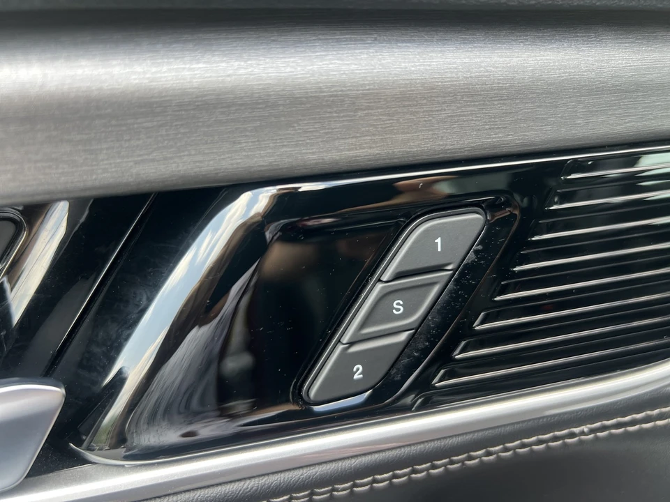 2025 Jeep WS Wagoneer - Image 19 of 31
