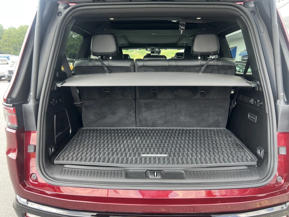2025 Jeep WS Wagoneer - Image 8 of 31