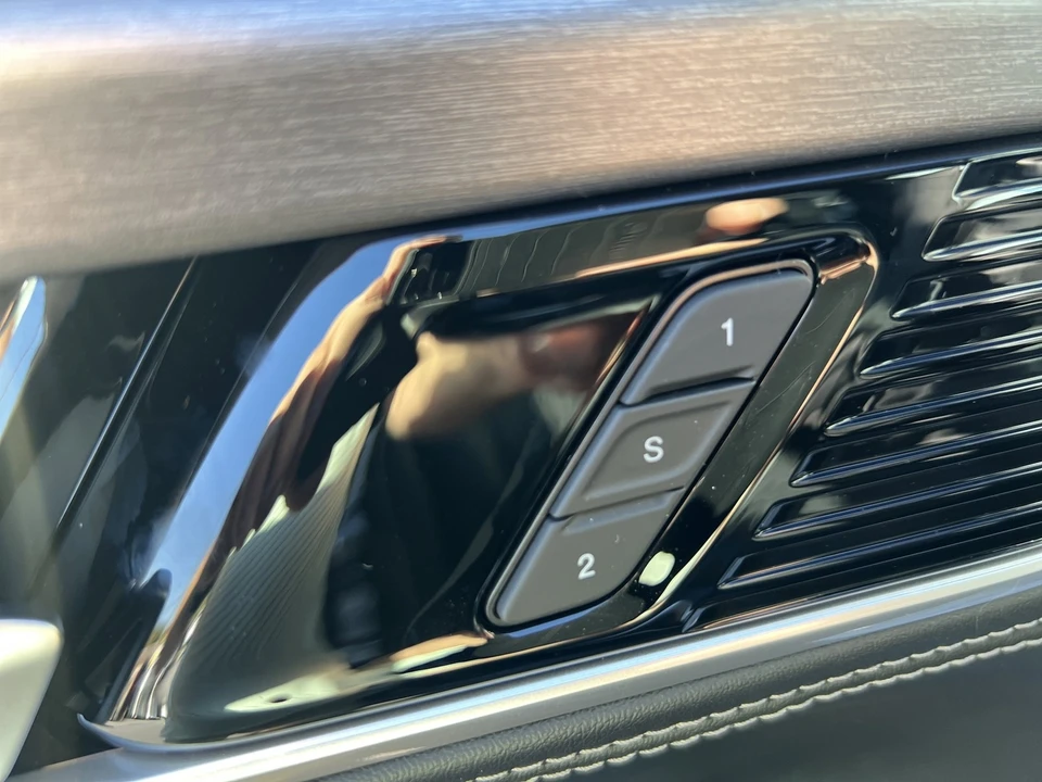 2025 Jeep WS Wagoneer - Image 18 of 21